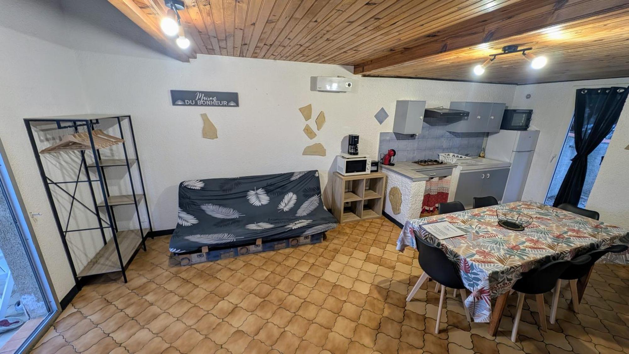 Gite La Capelle Roquefort Des Corbieres Sigean Narbonne Aude Номер фото